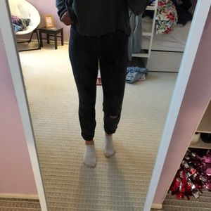 Black Jeans with hole in knees